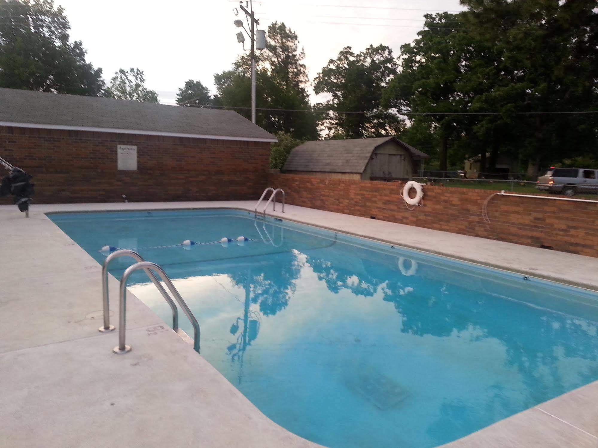 Holiday Pines Motel Jay Екстер'єр фото